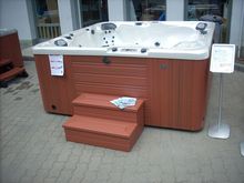 Masszázsmedence és kertibútor vásár